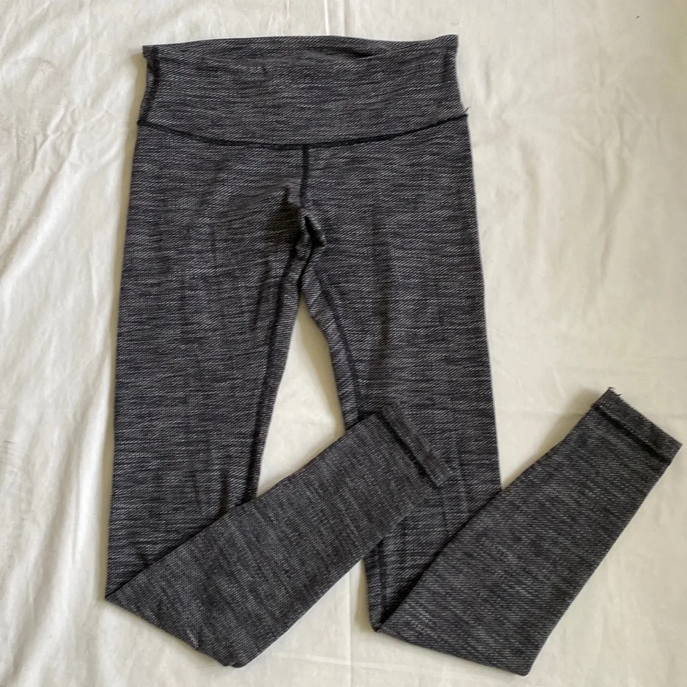 Lululemon Wunder Under Heather Gray leggings, Size 4